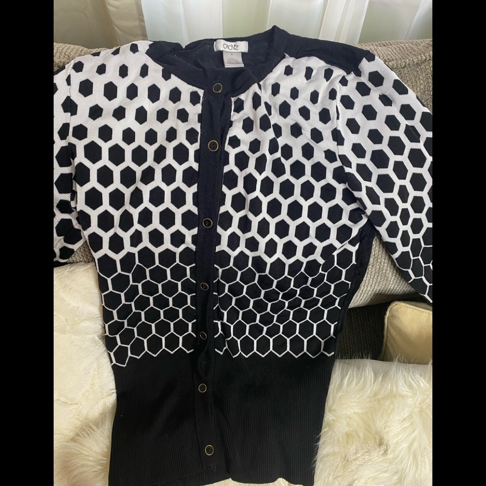Cache Rayon And Spandex Size Small Top, Like New. - image 2